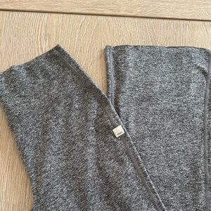 Vuori Heather Gray Flared Leggings
